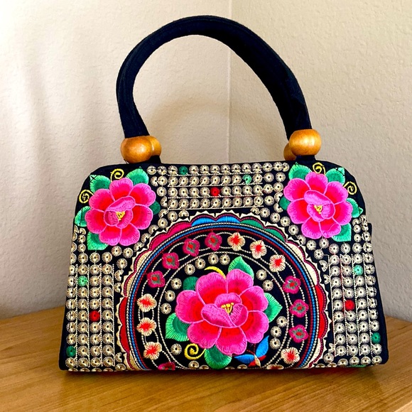 Chinese handmade embroidery crossbody purse - Picture 2 of 5